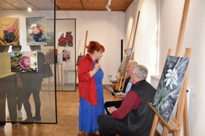 Malwy, róże, fiołki... - Wernisaż wystawy Barbary Harasim